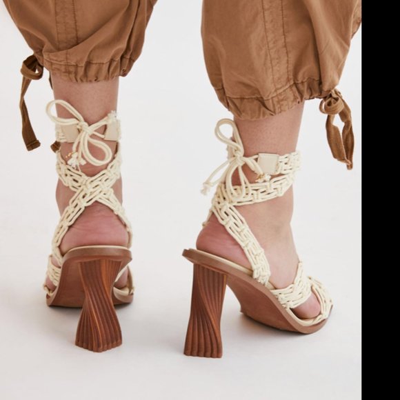 ⭐️ 🌻 Sam Edelman Harleigh Crochet Macrame Boho Peasant Chic Farm Classy Heels - Picture 1 of 5